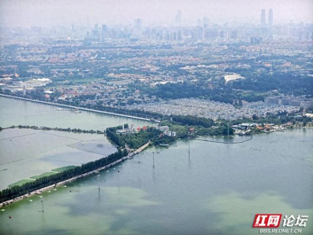 山水有相逢，城市有诗意——滇池与西山的对话