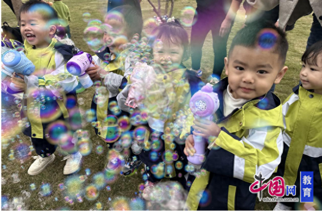 轻徒步，亲自然 眉山洪雅实验幼儿园开展亲子徒步暨秋游活动