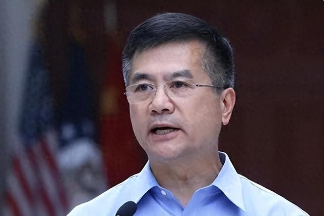 骆家辉警告中国：最好不要自主生产尖端芯片，这不是美国想看到的