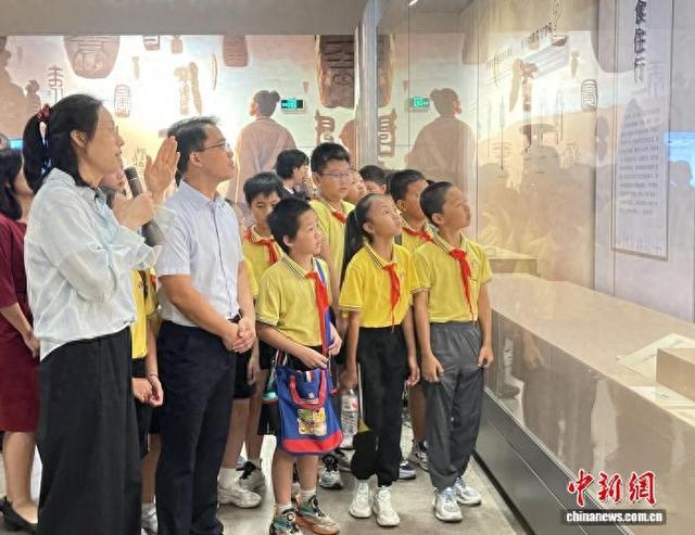“刻骨铭心——甲骨文化展”在广西桂林开幕