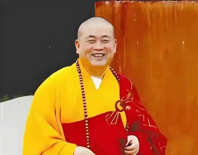 释永信与师姐释永梅合影曝光！22年前，她胸前挂着当时最时尚手机