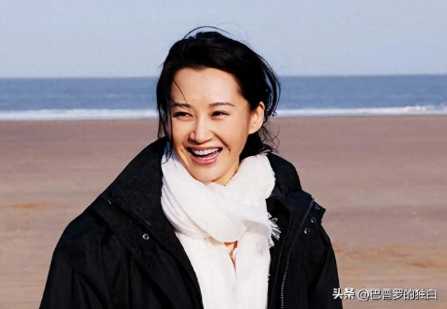 她一生 “风流成性、老少通吃”，撩汉无数，现如今56岁依旧单身