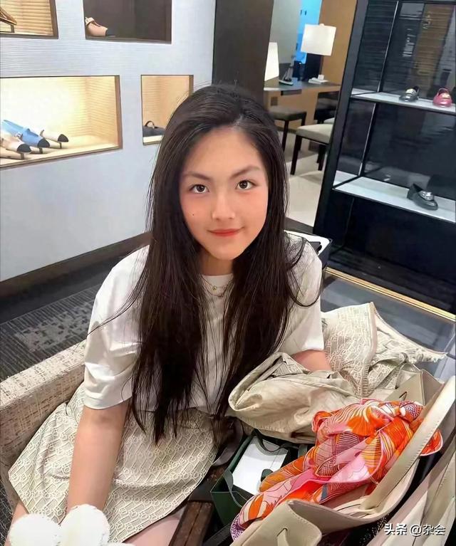 李湘晒北京小院，大得宛如景区，有钱人的生活太让人羡慕！