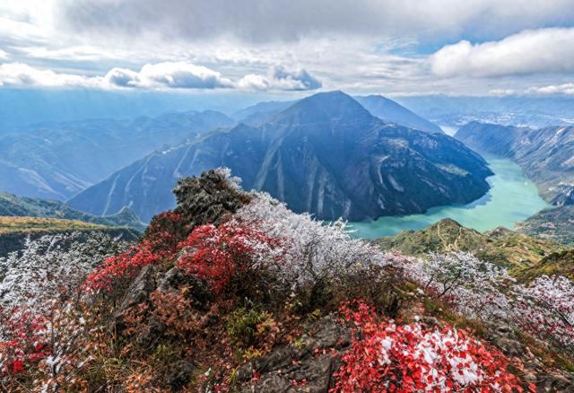 雪润巫峡