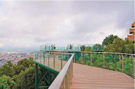 勐焕大金塔 新增观景长廊