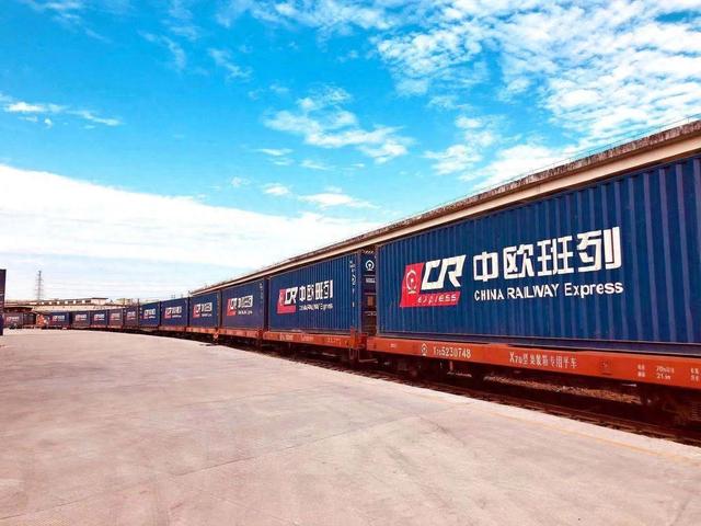 谈判开始	，中方在京等候3位贵客，特朗普话锋一转：必须提防中国