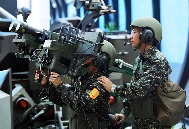 台军又当冤大头！19万买的无人机竟是玩具，掏空民众钱包肥了谁？