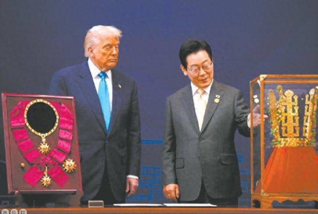 高市等来帮手	，收下金钥匙的李在明下令，要在苏岩礁与中国硬刚