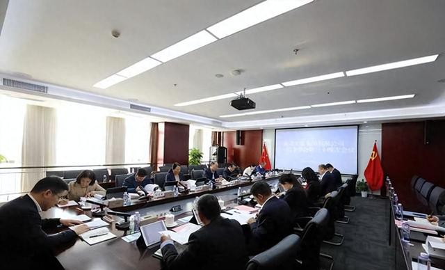 无锡一老板发现儿子无力接班，套现10亿后，把家族产业卖给了国资