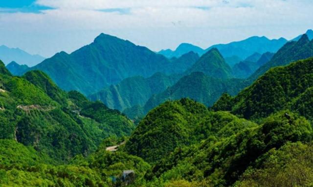 上联“故宫雁门神农架”，3个景点构成，对出合格的下联实在太难