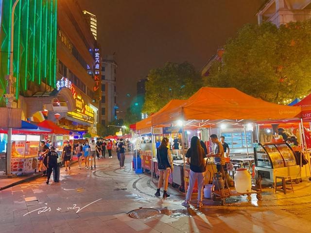 武汉曾经“最火”的夜市街！升级改造后却没了人气，问题出在哪？