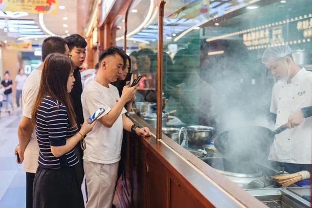 外卖的终场战事：不在流量，在“革新”厨房