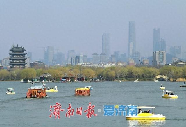 节后不降温！泉城文旅市场持续红火，游客泛舟尽览“古今同框”