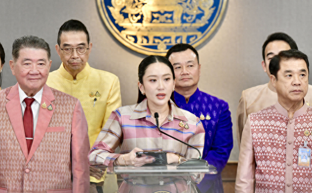 佩通坦一句话，给柬埔寨判“死刑”？中美劝，大马哄，都不管用了