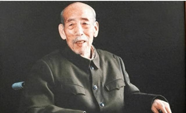 我国首位空军参谋长，因泄露国家机密被撤职，死后遗体被冰冻12年
