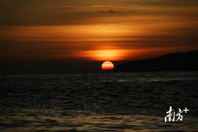 伶仃洋夕阳：绸缎上的时光