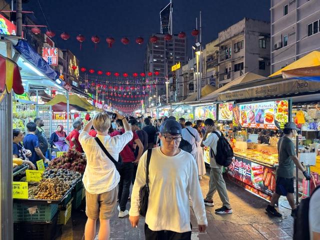 打“飞的”去吃娘惹菜：免签利好重塑东南亚旅游格局丨纳凉记③