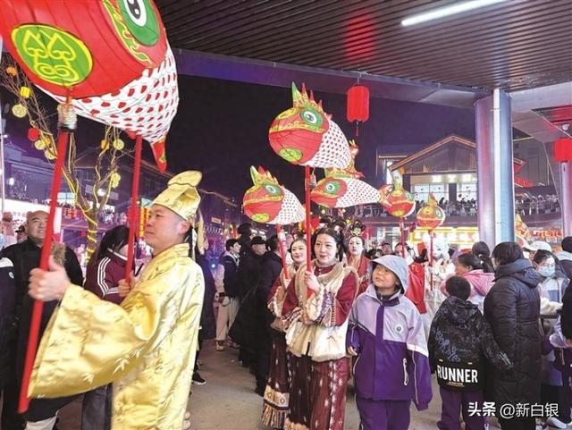 靖远水街跨年盛典热闹启幕