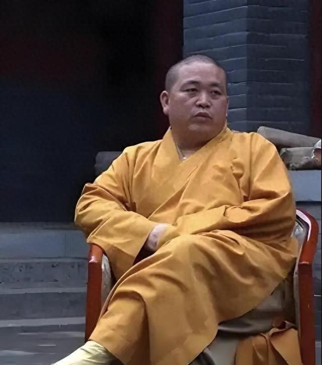彻底塌了！释永信被查，情妇私生子全曝光，4亿地皮惊呆全网
