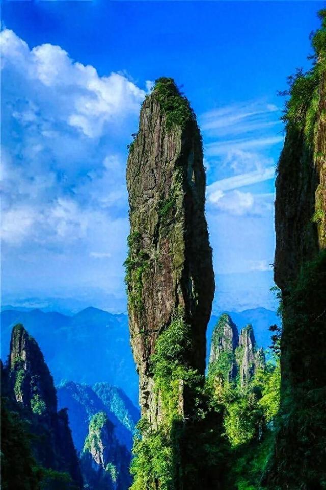 10月11日，引爆“名山之争”