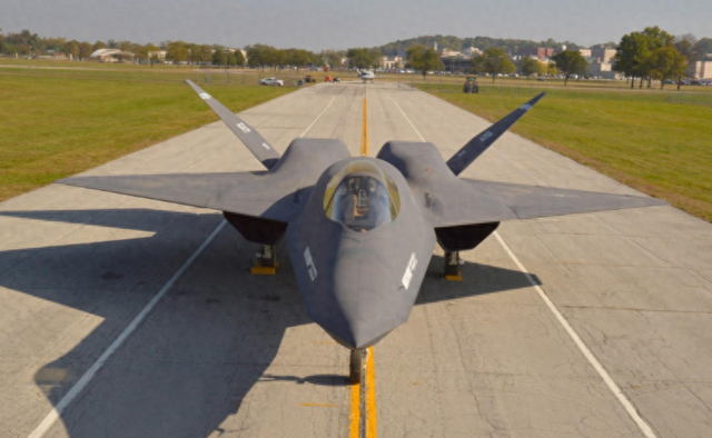 成飞“银杏叶”菊花大改	，藏着中国六代机的核心战术逻辑