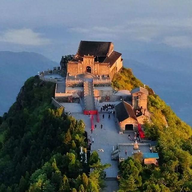 南岳衡山旅游攻略——惟有南岳独如飞