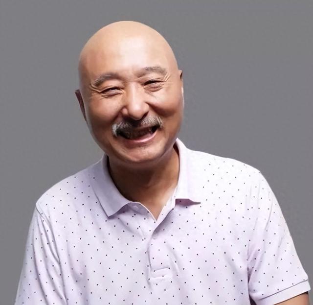 从春晚台柱子到被“封杀”23年，如今王者归来，让无数观众笑着笑着就红了眼睛