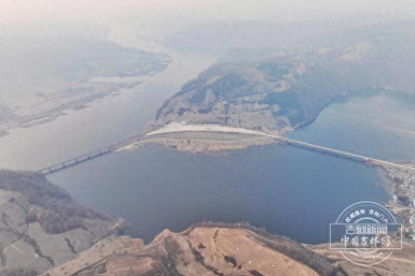 一条公路的“双向奔赴”