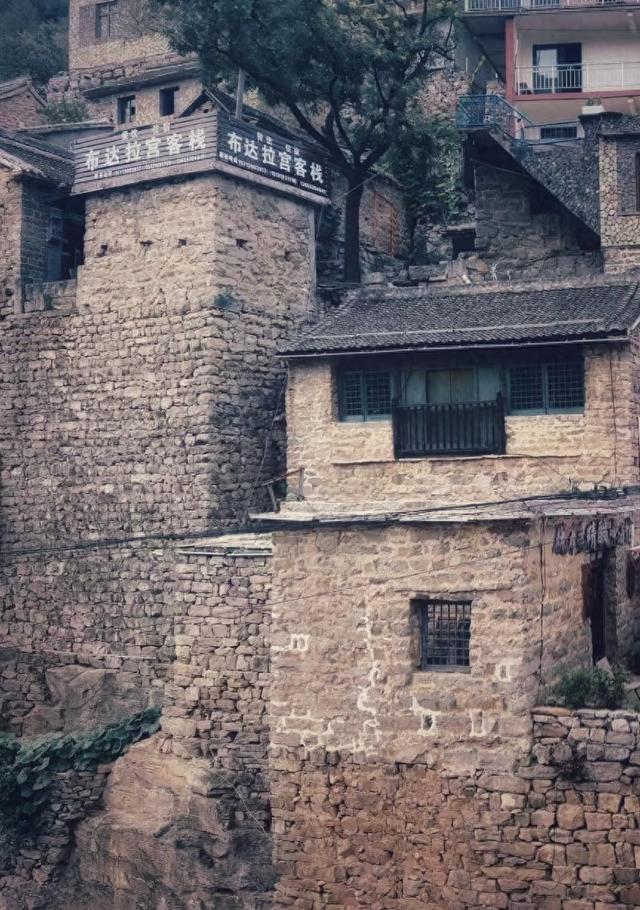 太行山里的“布达拉宫”——大洼村