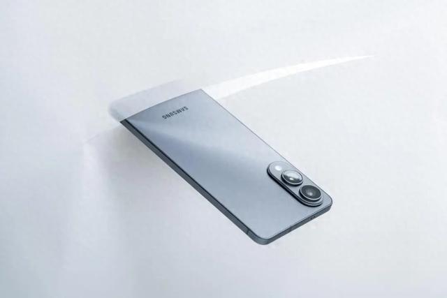比华为还狠！三星S25 Edge跳水2000元，普通用户依旧劝退