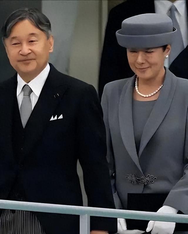 日本天皇亲自出山，对中国的反击正式开始，高市早苗憋出了一妙计