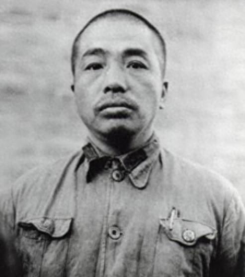 1949年彭德怀大笑走进会场，突然怒吼：把主席身边的“猪头”搬走