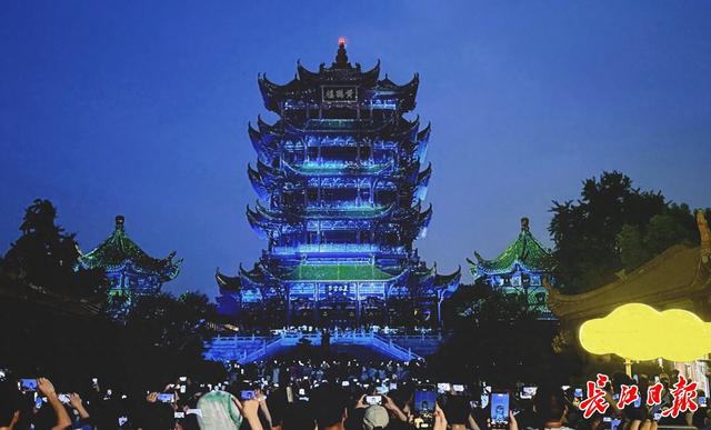 黄鹤楼避暑节、江心遇李白、水上坐竹床……超级文旅日解锁暑假十种快乐