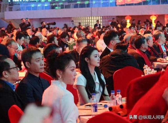 北京这一夜	，穿起球毛衣的83岁戏骨，给拿20万包的章子怡上了一课