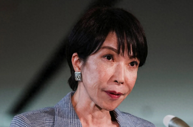 高市早苗被特朗普训了一顿，日本人不敢想象，要独自面对中国怒火