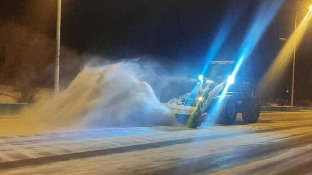 不畏严寒！千山风景名胜区连夜奋战保畅通