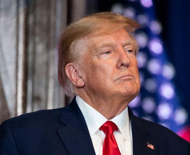 美国关税名单出炉！特朗普将关税分为三档，英国独享10%特权，其他盟友必须妥协交钱？
