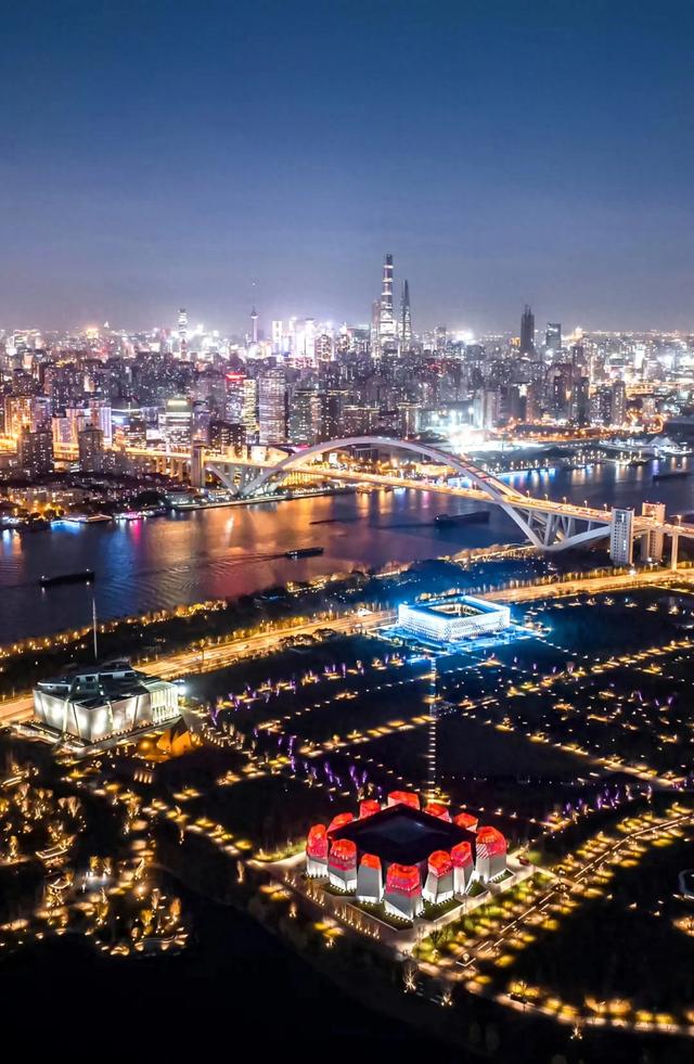 日落后出发,上海夜生活上新→