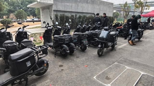 上班699是什么意思（日结500元的骑手可0元入职面试还没结束）