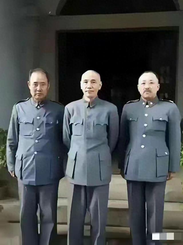 我敢打赌，认得出这三人的历史绝对不会差，一般只认识中间的那人