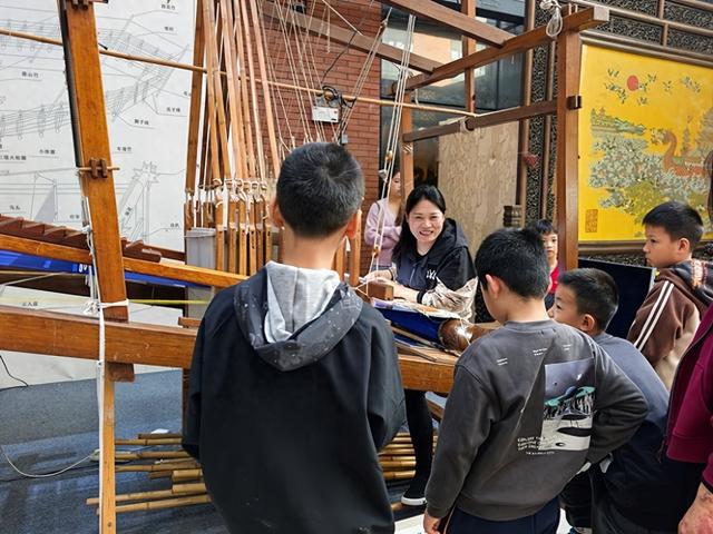 中华门街道在晨光1865园区开展亲子文化体验活动