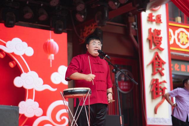 今朝有“戏”—— 中街老胡同内再现经典曲艺表演