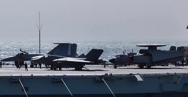 全球首个! 福建舰未服役就弹射歼-35? 福特号八年没做到, 中国做到了