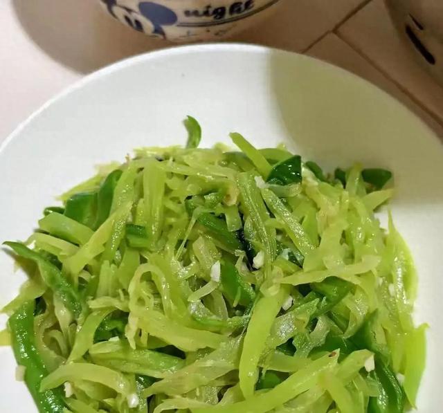 冬天，少吃萝卜青菜多吃它，一润肺、二化痰、三健脾，四强免疫