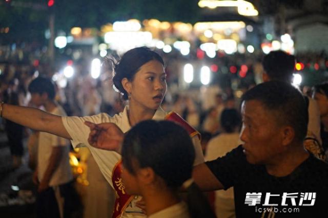 旅行遇到问题请问志愿者 “星城星导”文旅志愿者暑期服务点亮星城