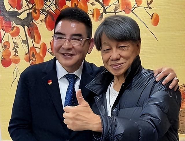 梁小龙去世6天	，陈光标怒撕遮羞布：哪是病死，分明是被折腾没的