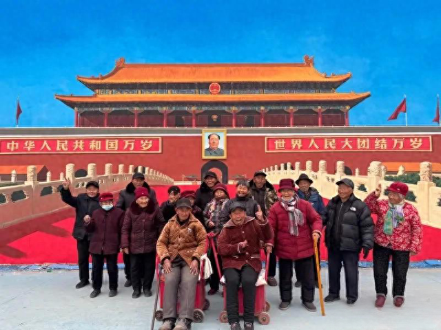 吴承言天坛大功告成！有多真？顺着台阶想走进大门头撞墙上那么真