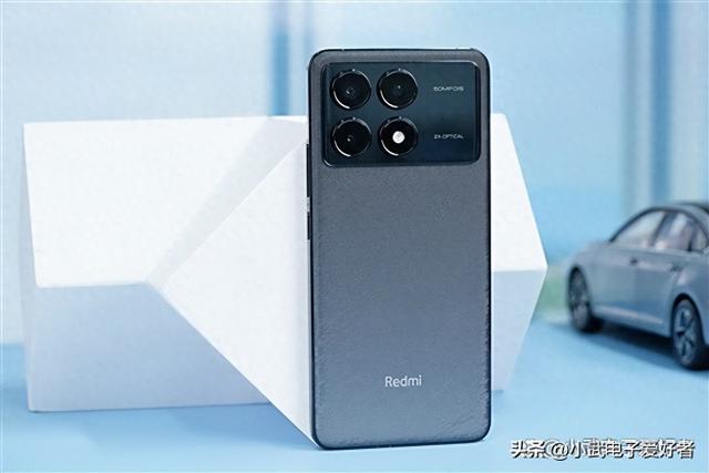 REDMI K90 外观首曝：这波设计，是要卷哭友商？