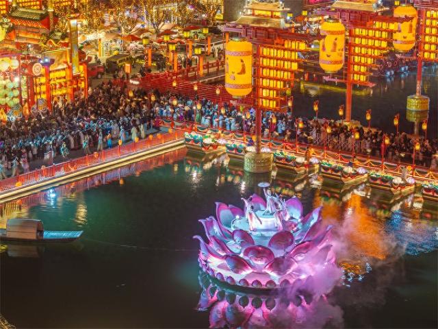 河头老街接待游客创新高