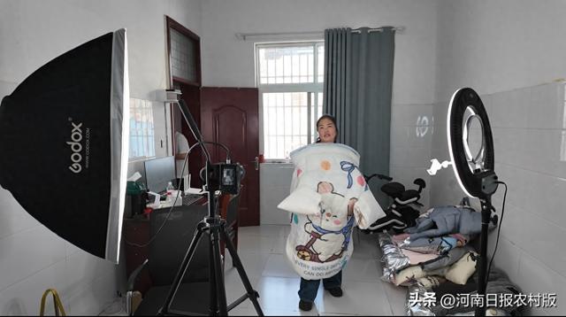 封丘县鲁岗镇和寨村：小村庄铺设电商产业链